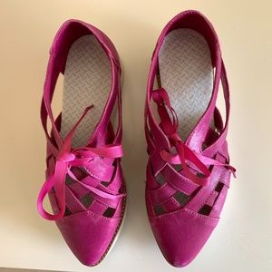 fuschia flats with ribbon ties, size 8 US